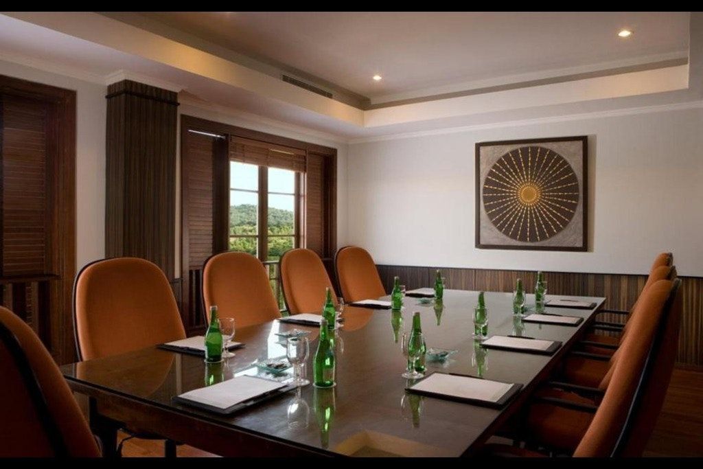 غرفة الاجتماعات