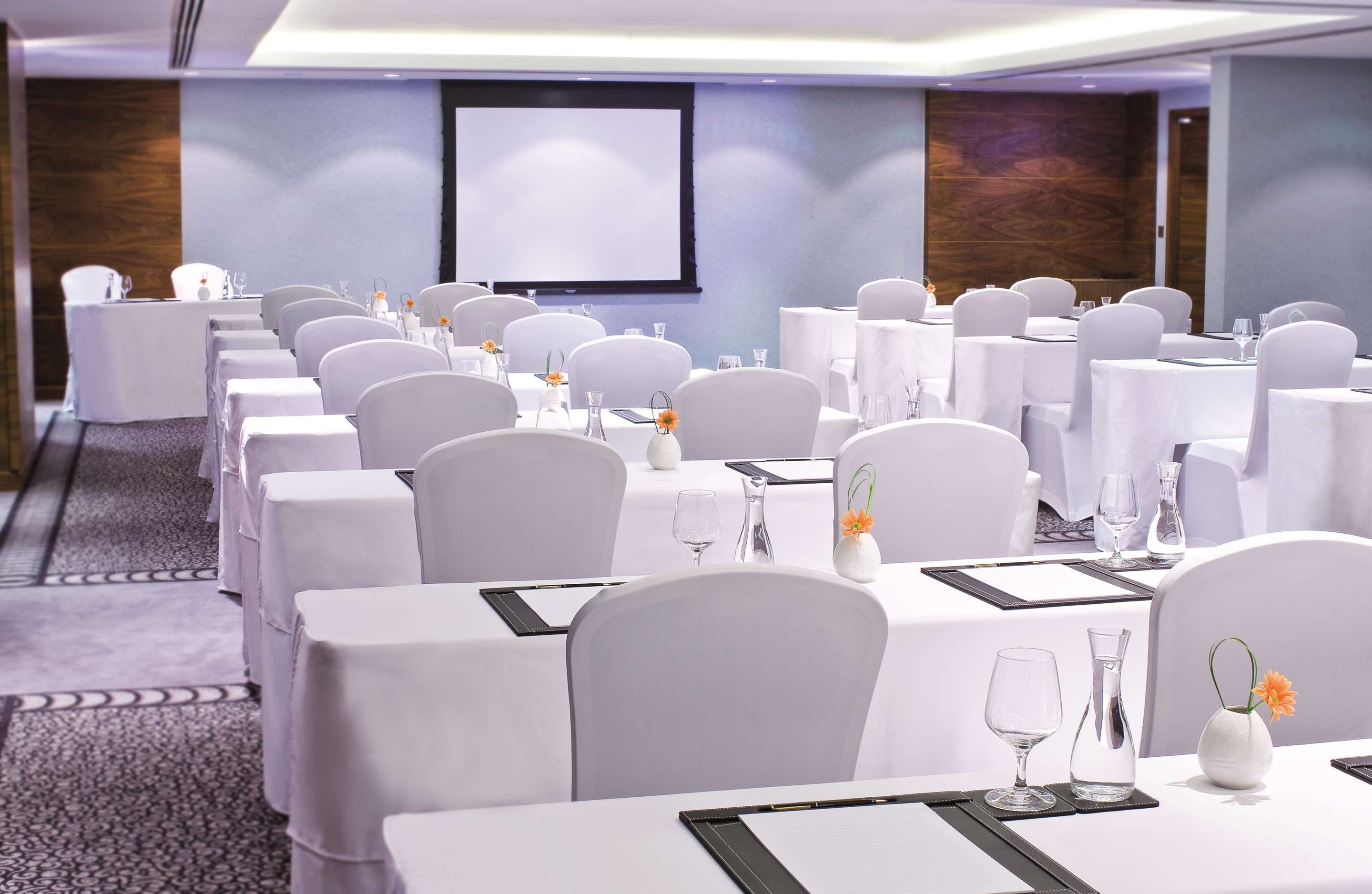 غرفة الاجتماعات