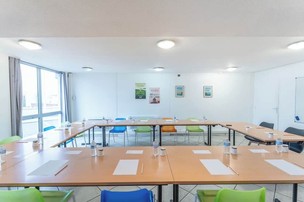 غرفة الاجتماعات