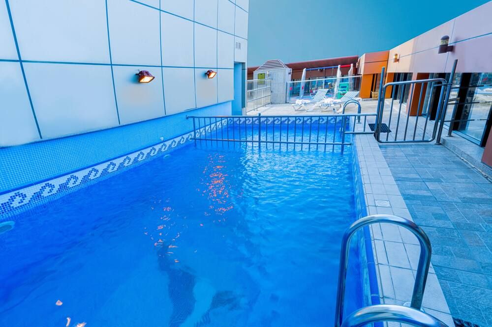 حوض السباحة صورة