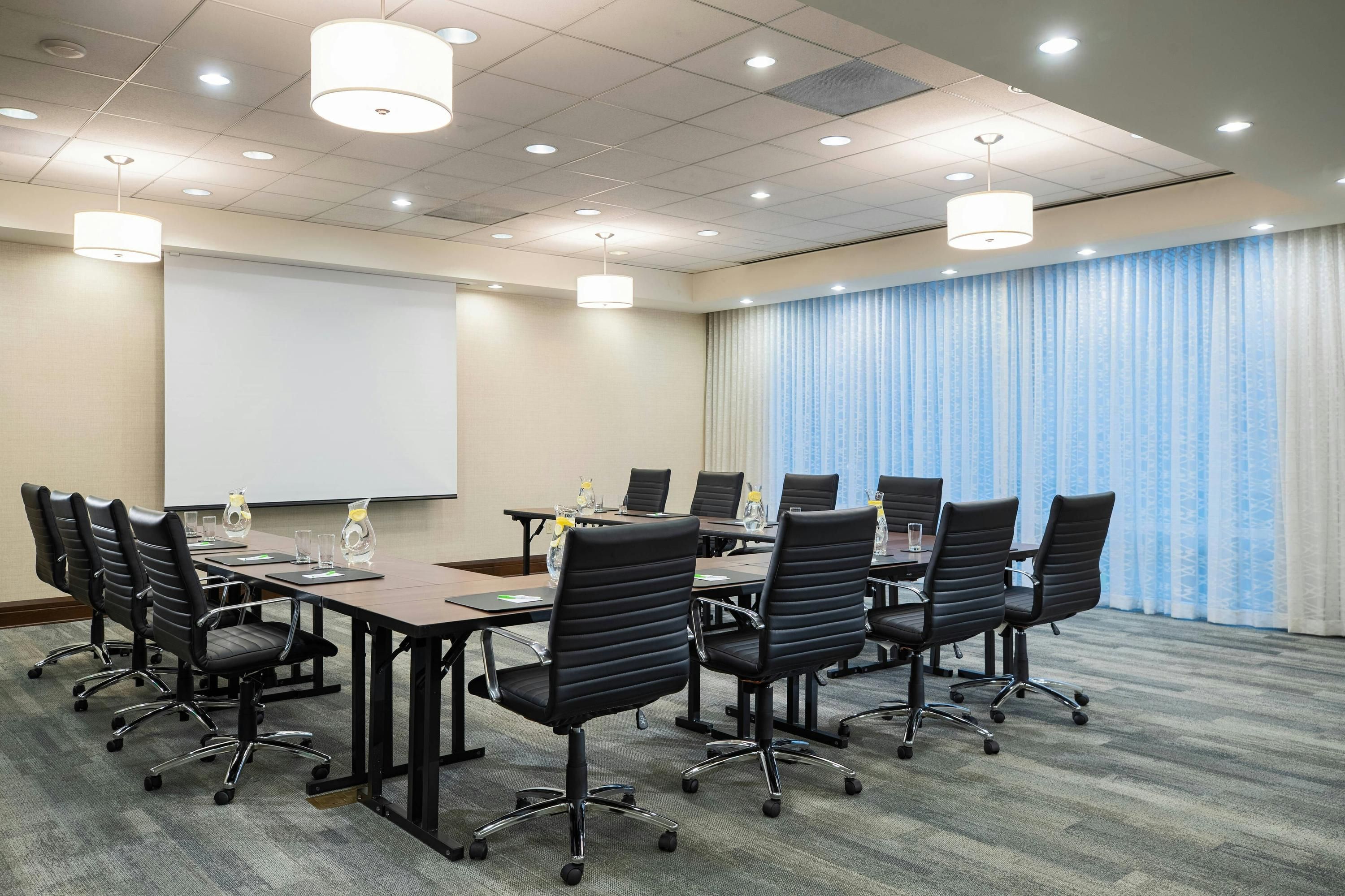 غرفة الاجتماعات