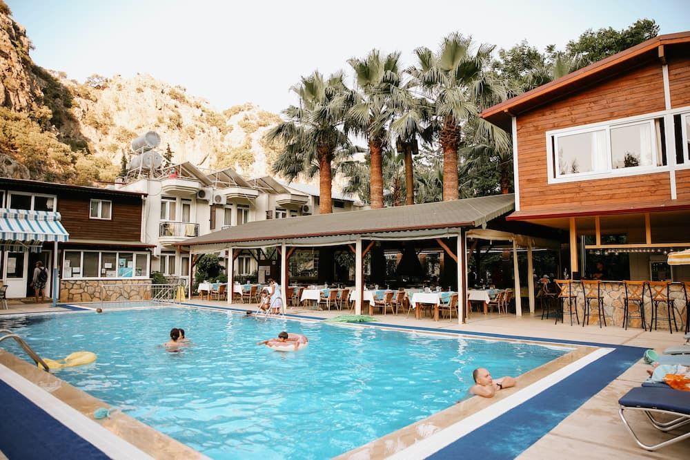 حوض السباحة صورة