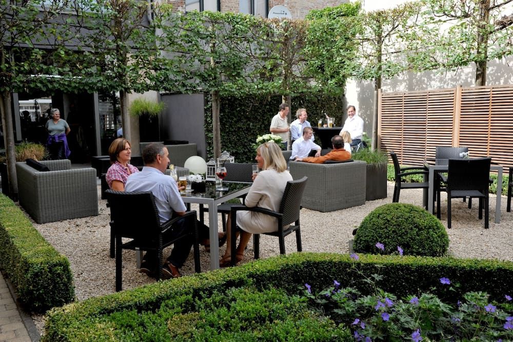 شرفة مرصوفة