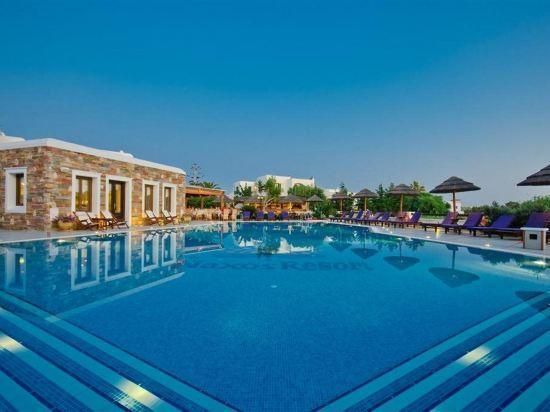 حوض السباحة