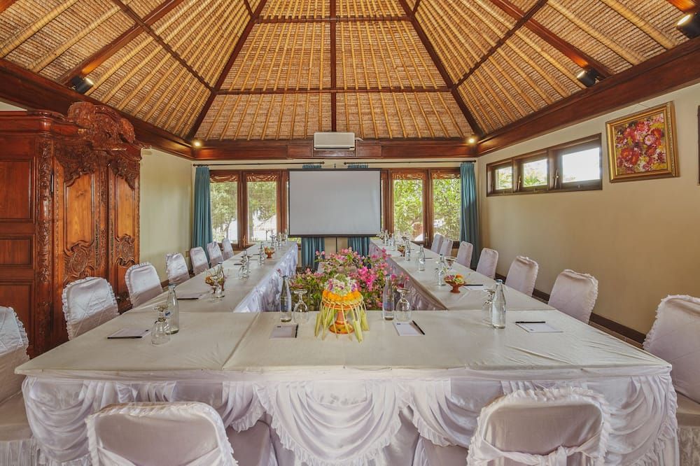 غرفة الاجتماعات