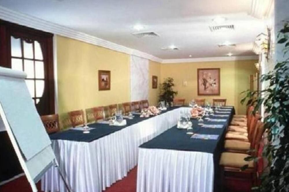 غرفة الاجتماعات