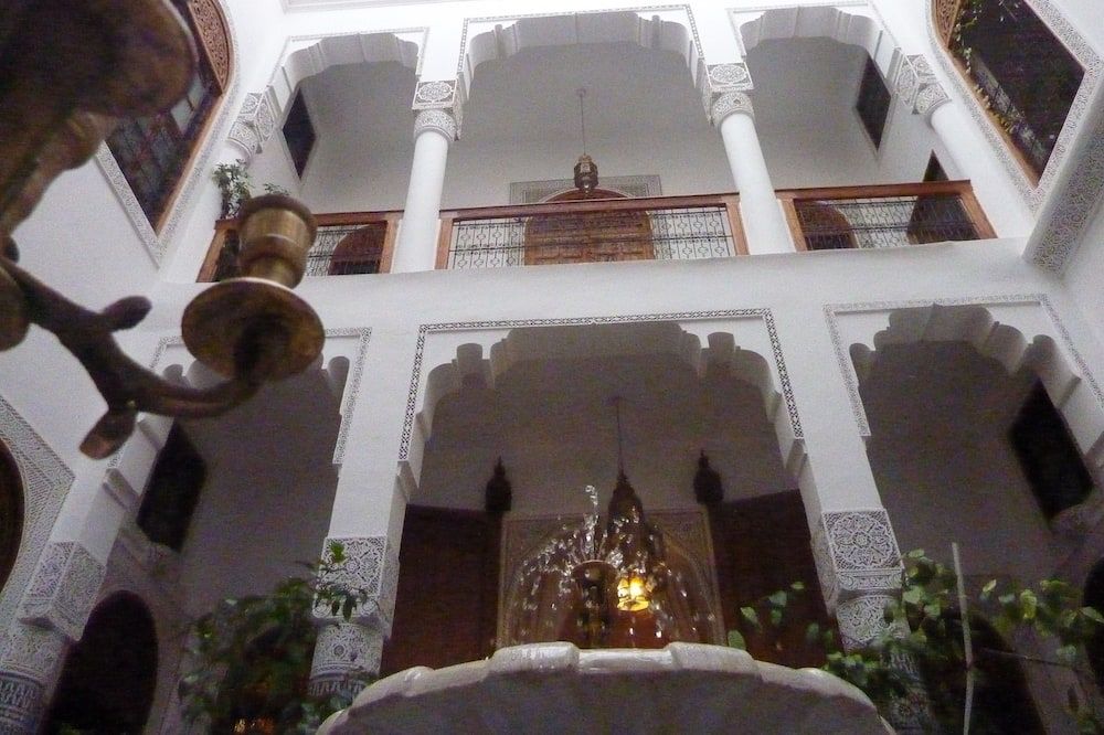 شرفة مرصوفة