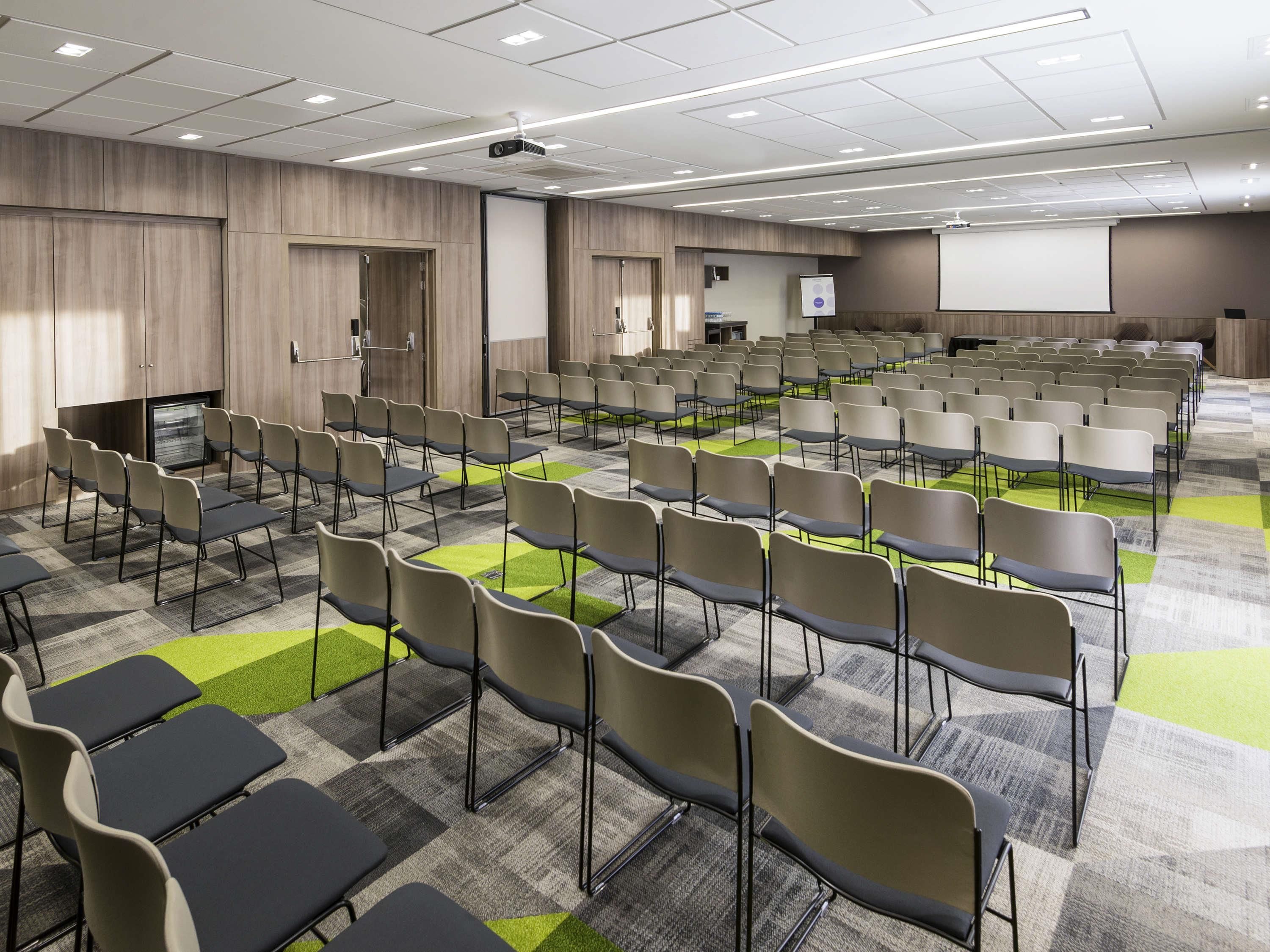 غرفة الاجتماعات