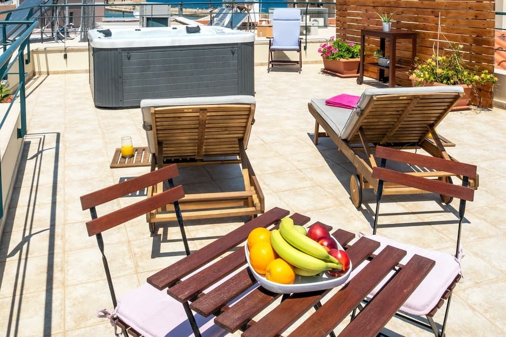 شرفة مرصوفة