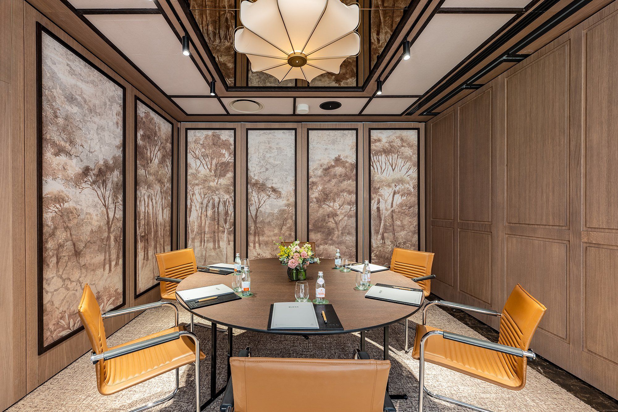 غرفة الاجتماعات