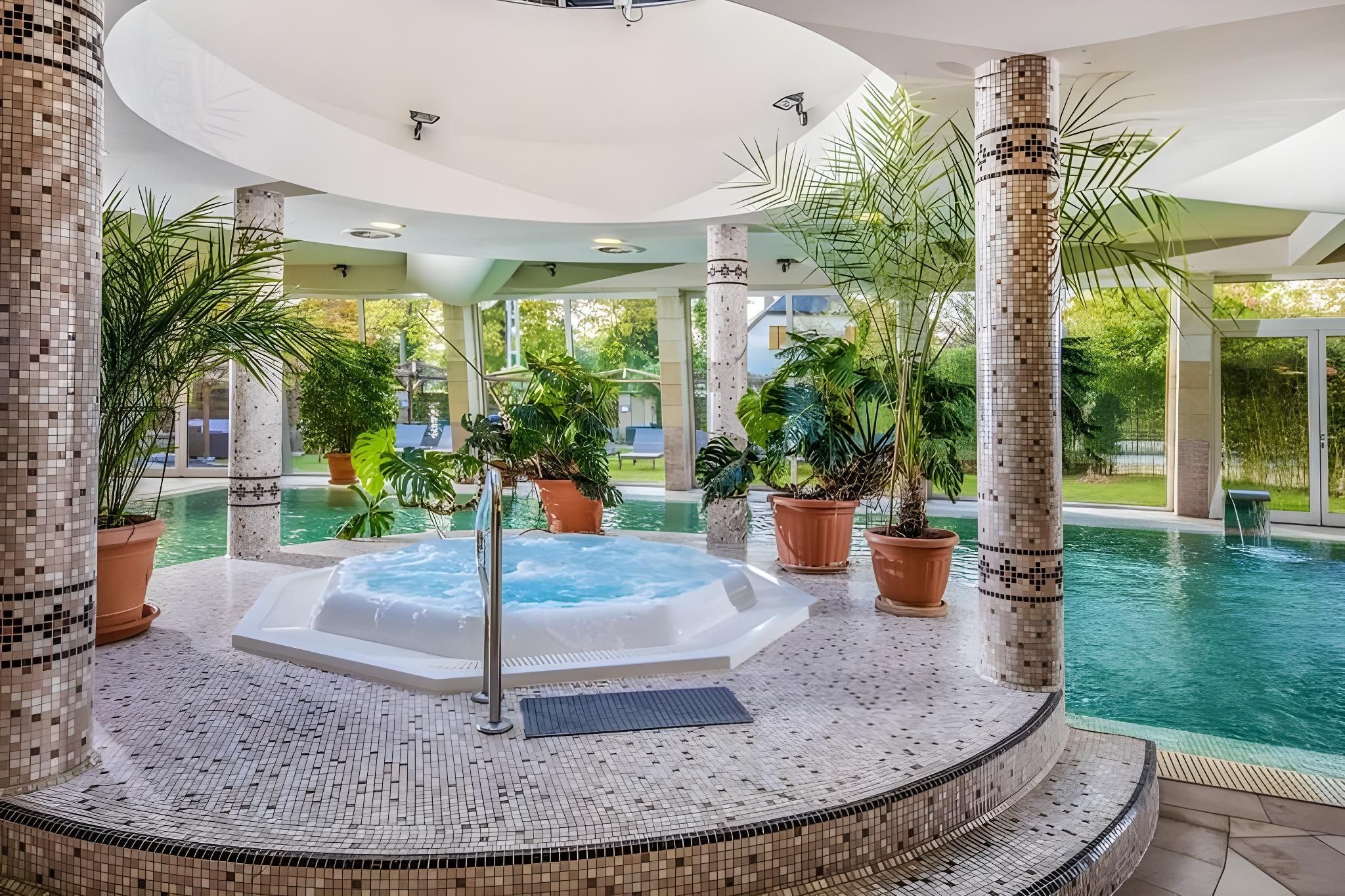 حوض السباحة صورة