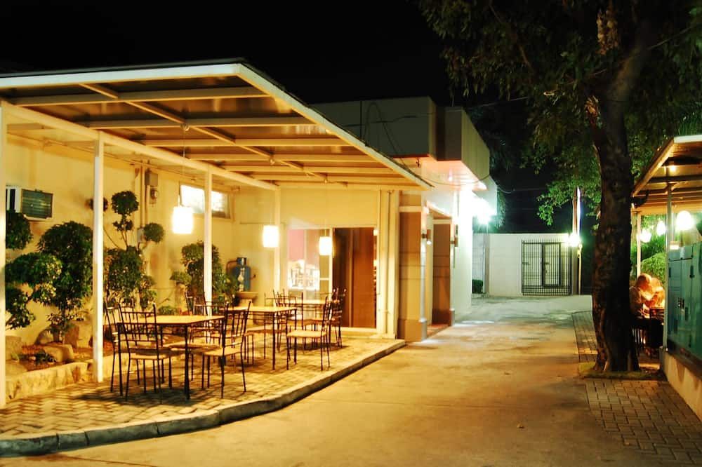 شرفة مرصوفة