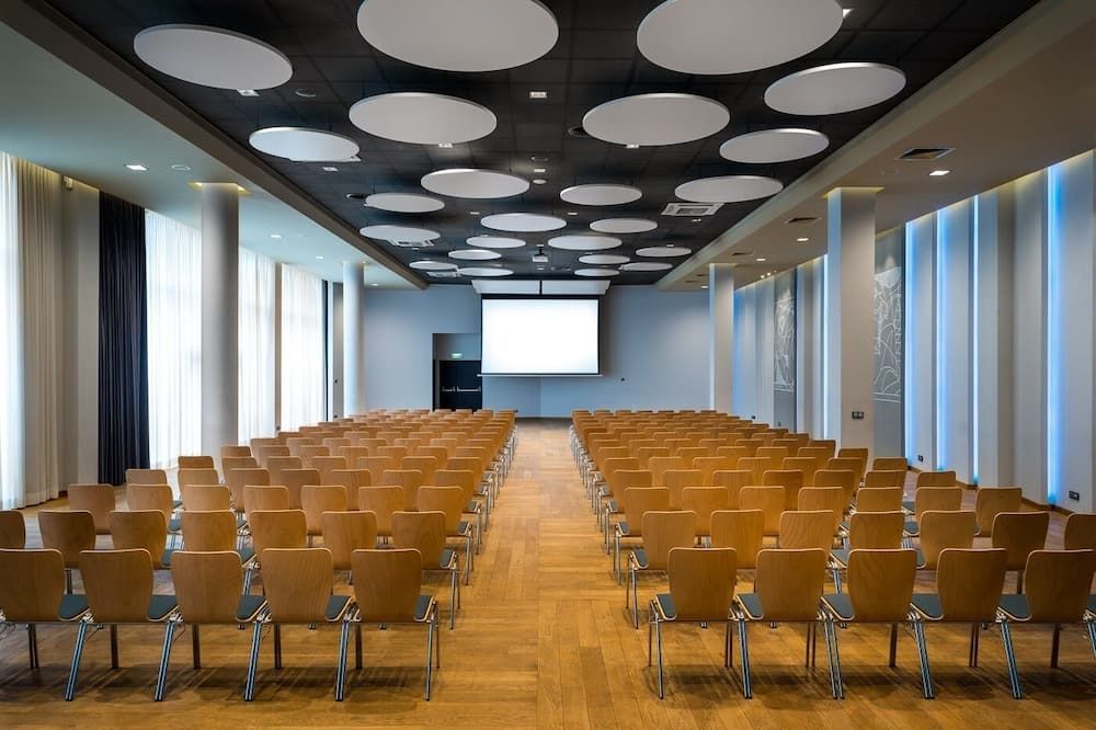 غرفة الاجتماعات