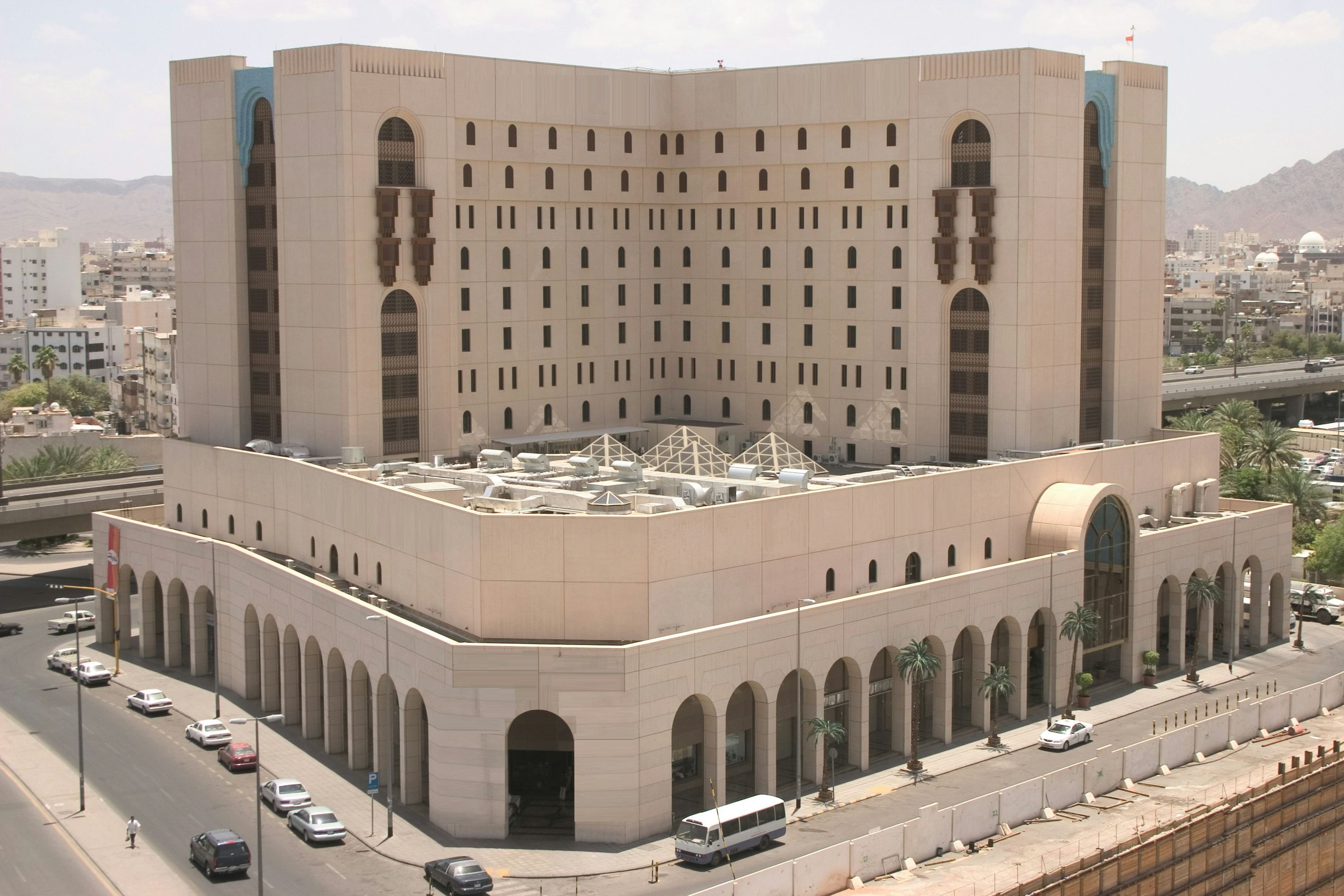 مبنى