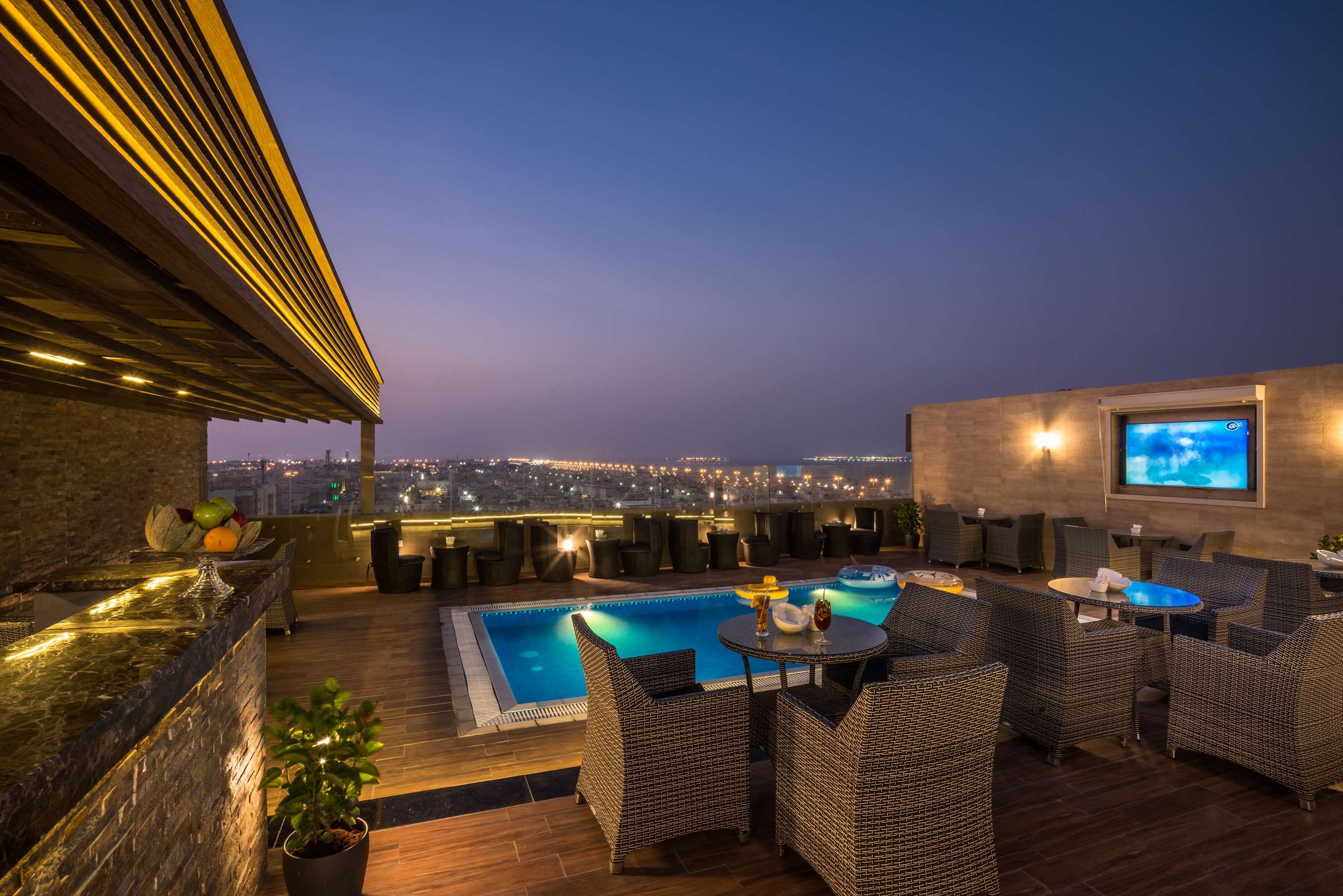 حوض السباحة صورة