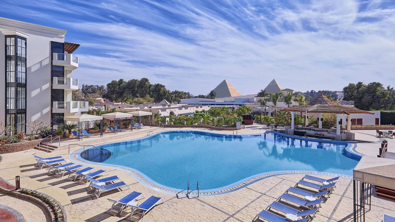 فندق بيراميدز القاهرة