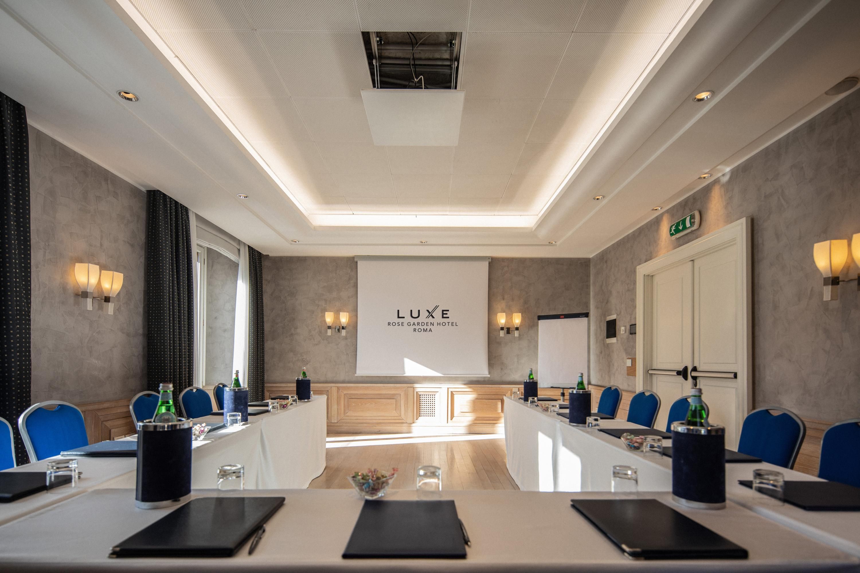 غرفة الاجتماعات