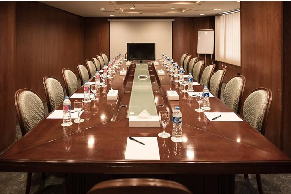 غرفة الاجتماعات