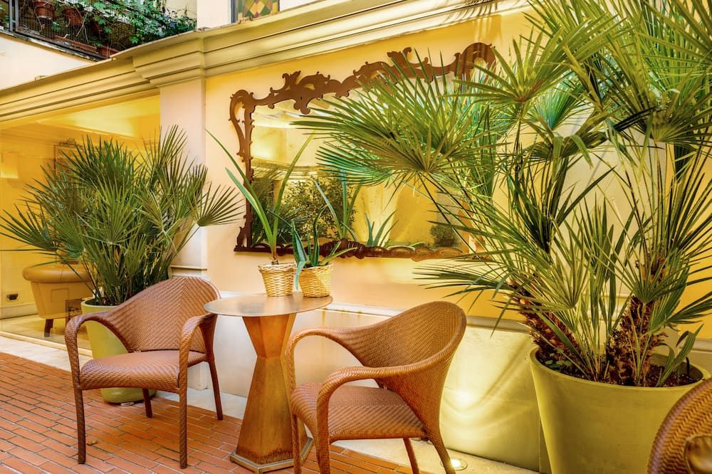 شرفة مرصوفة