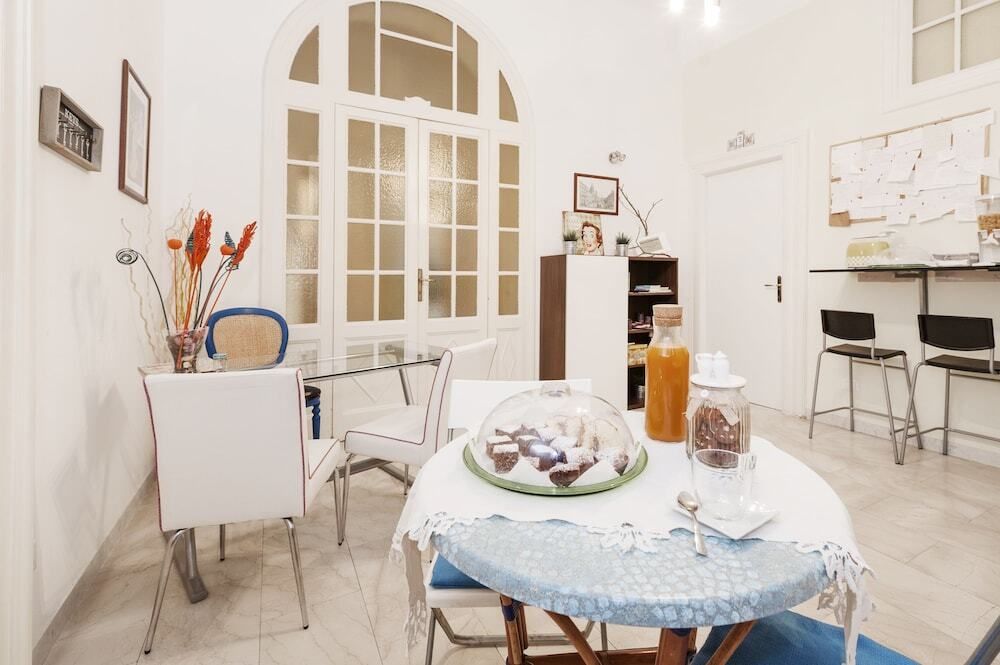 غرفة طعام صورة