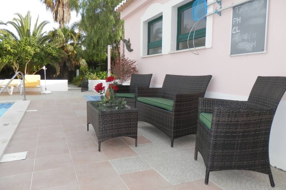 شرفة مرصوفة