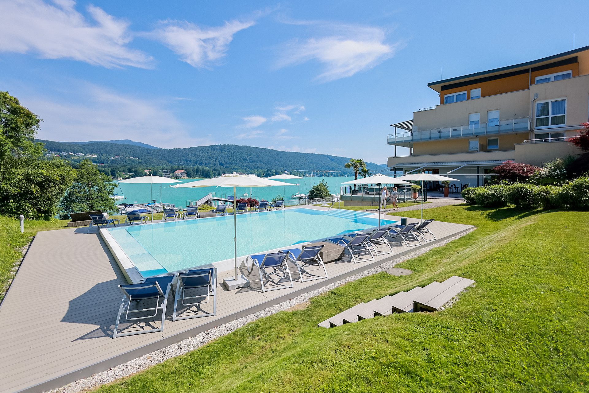 حوض السباحة صورة